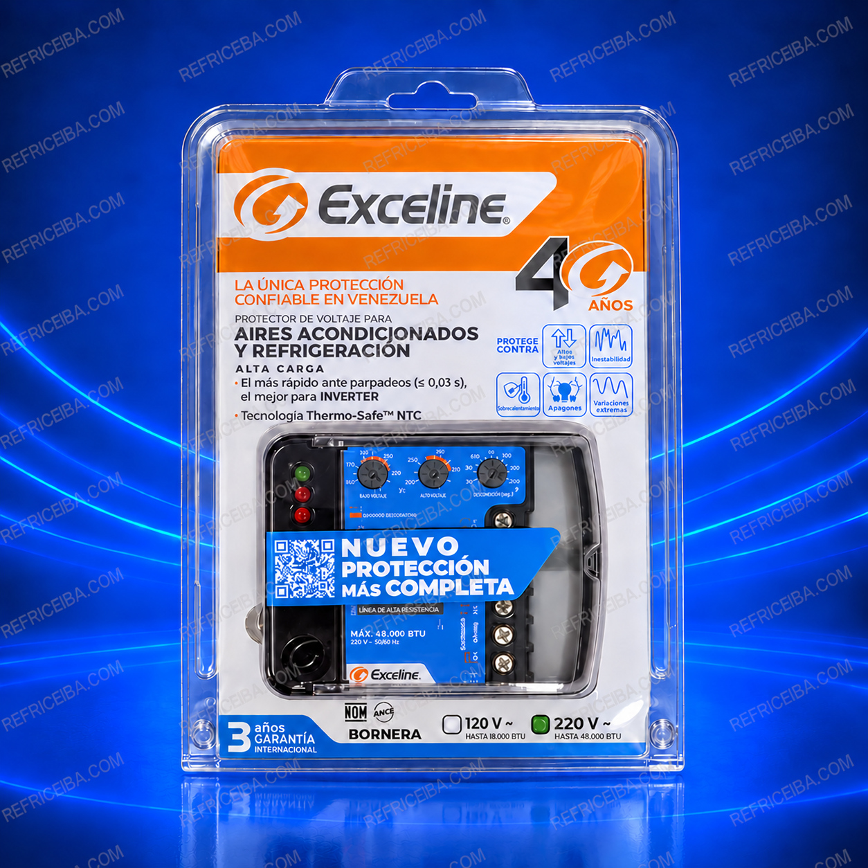 Protector de voltaje Exceline de alta carga de 220 V, con tres perillas de ajuste y conexión por bornera, en su empaque.