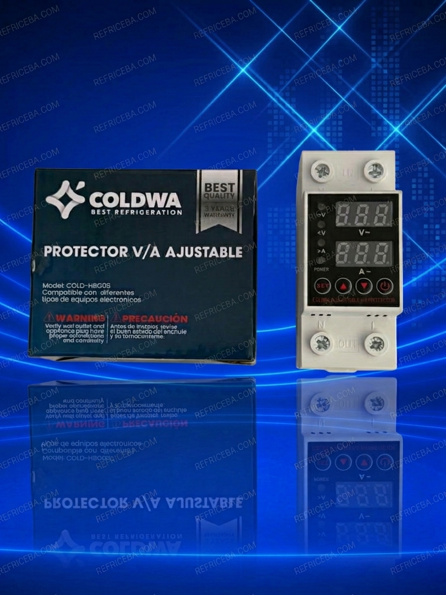 Protector de voltaje y amperaje ajustable Coldwa de 80 Amperios (modelo COLD-HBG05) sobre riel DIN con pantalla LED digital, junto a su caja azul, ubicado sobre un fondo azul neón con entramado de luces y marcas de agua de REFRICEBA.COM.